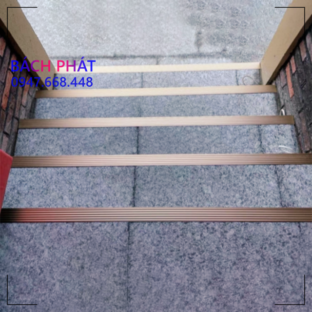 Nẹp nhôm L chống trơn tam cap