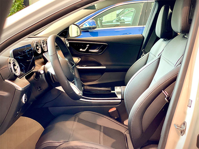 Mercedes-Benz C 200 Avantgarde Plus 2025 (V2)