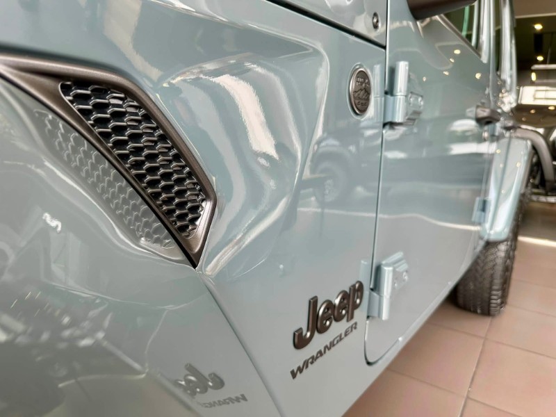 Jeep Wrangler Sahara