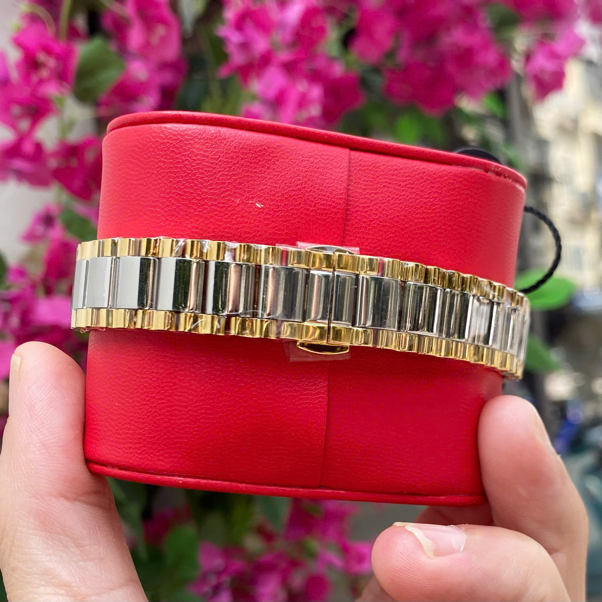 Bentley BL2410-102L-TWS-SK: Nét đẹp tự tin và cuốn hút cho người phụ nữ hiện đại