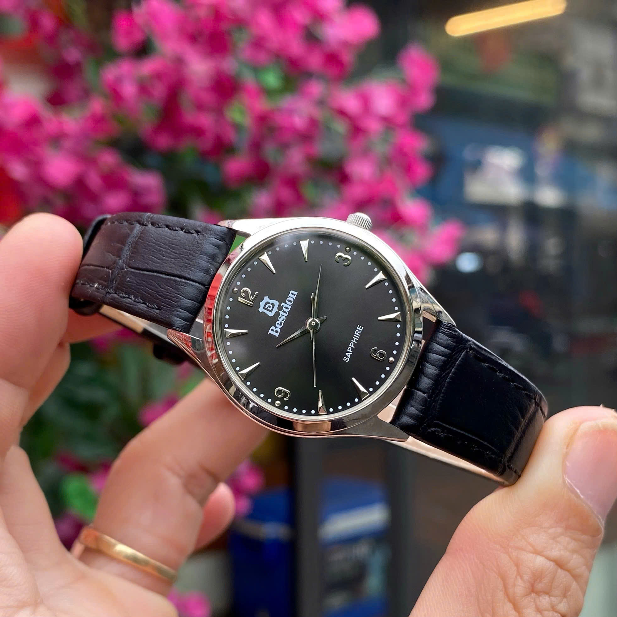 Bestdon BD98107L - Vẻ Đẹp Sang Trọng, Tôn Vinh Phong Thái Nhà Giáo