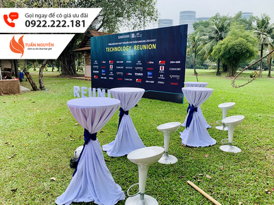 Bí quyết ''hô biến'' không gian sự kiện với bàn bar - Bàn cocktail độc đáo