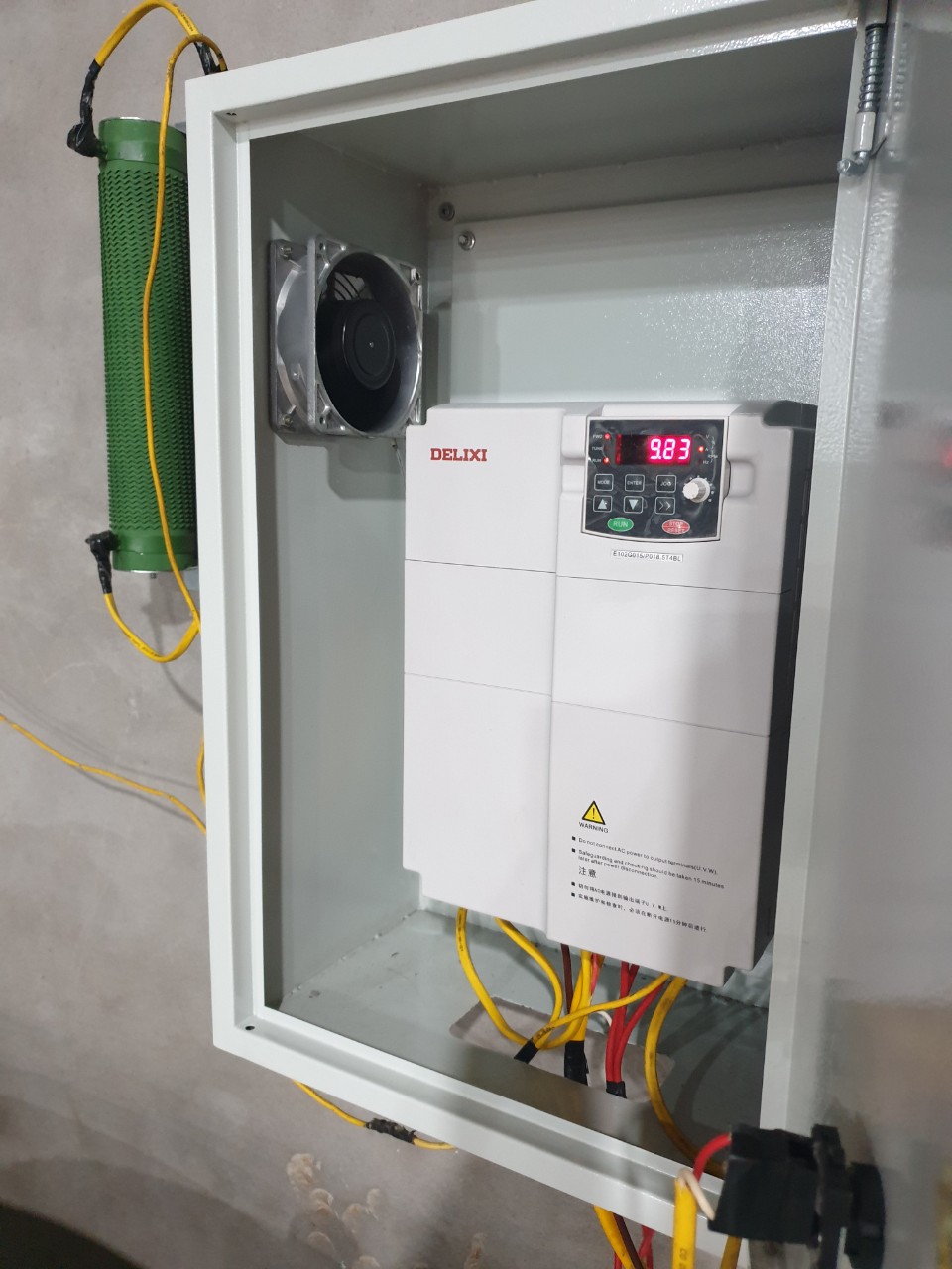 LẮP ĐẶT SỬA CHỮA BIẾN TẦN MÁY GIẶT LÀ CÔNG NGHIỆP