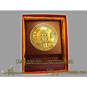 Biểu trưng tháp rùa hồ gươm bằng đống và gỗ 14x18cm