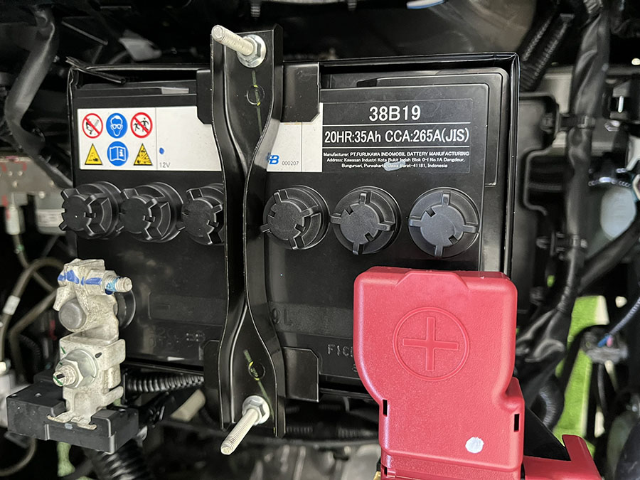 Bình ắc quy xe Suzuki XL7 Hybrid giúp xe khởi động