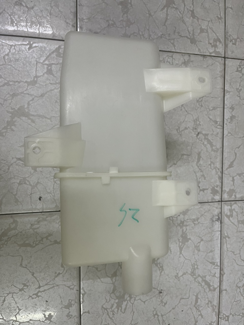 Bình nước rửa kính xe MG ZS