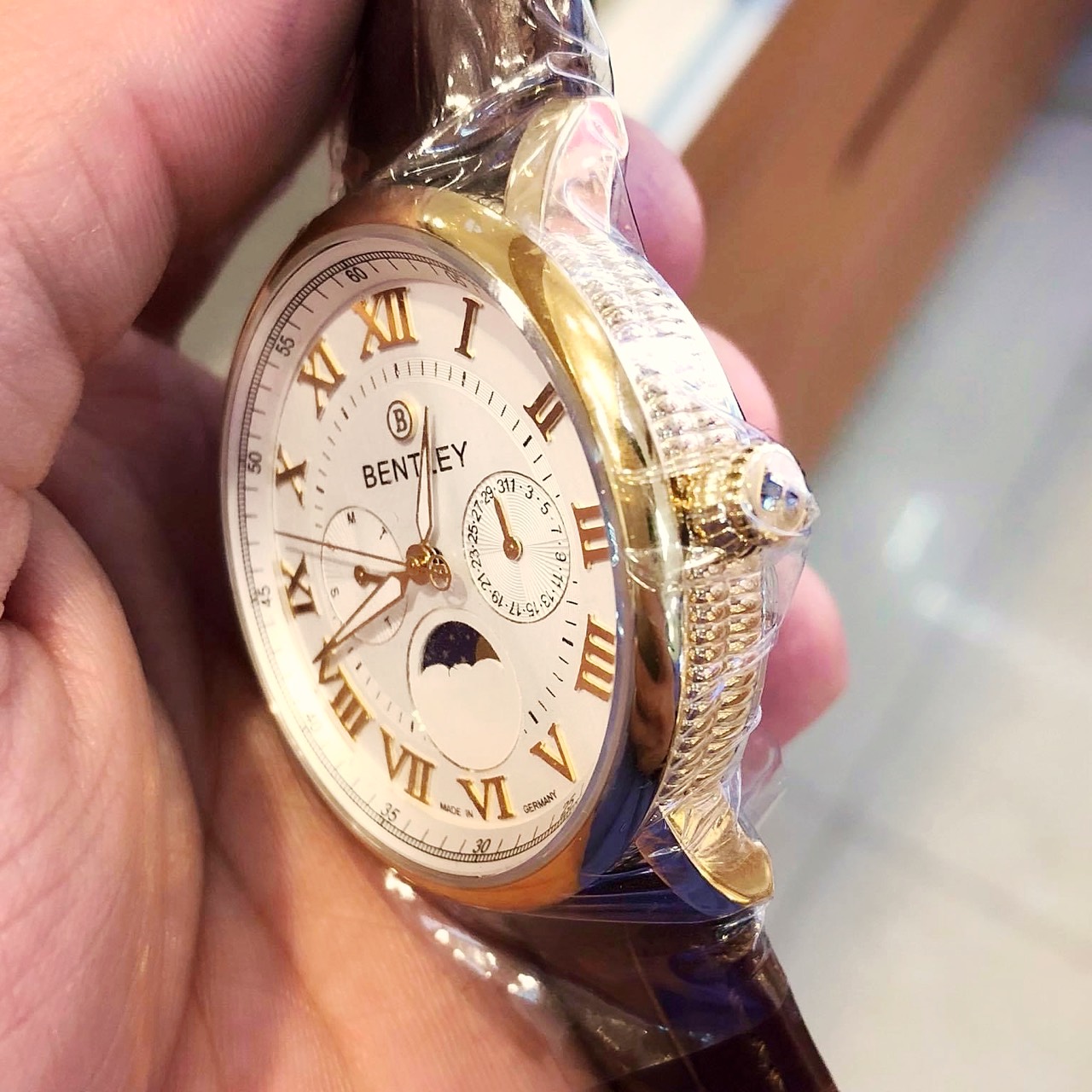 ĐỒNG HỒ BENTLEY TRĂNG SAO BL1690-10473 ĐỒNG HỒ BENTLEY TRĂNG SAO BL1690-10473