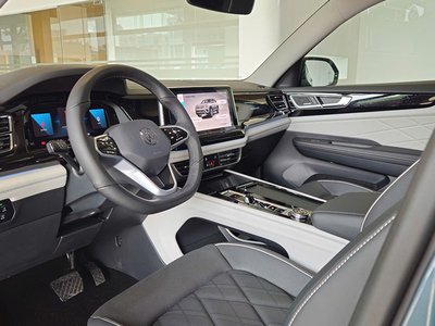 Volkswagen Teramont President 6 chỗ