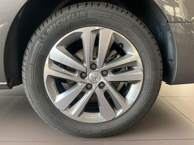 Peugeot Traveller Premium 7S