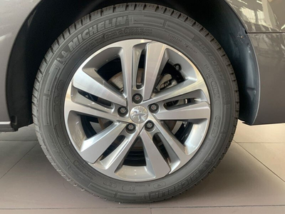 Peugeot Traveller Premium 7S