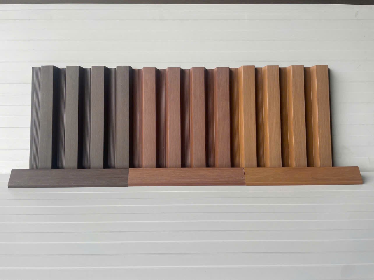 Tấm ốp phủ ASA 4 sóng gỗ nhựa LW-W224H24