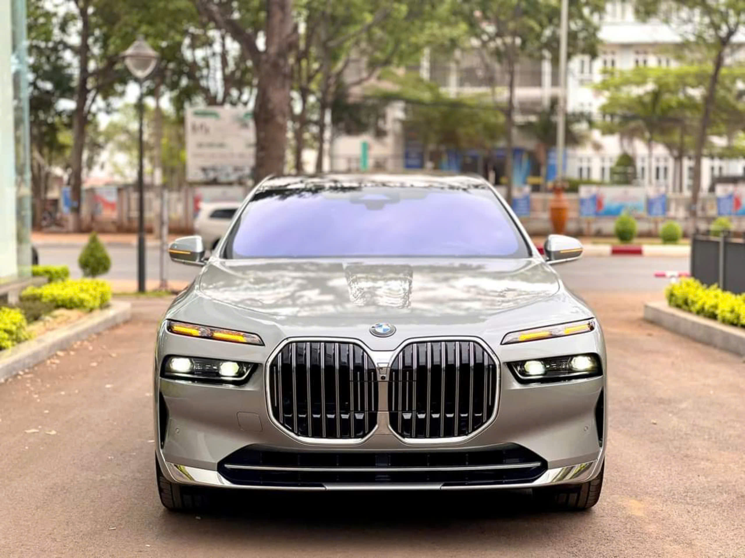 BMW 735i Pure Excellence