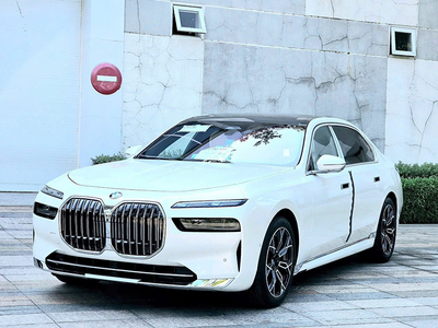 BMW 735i Pure Excellence All New 2026