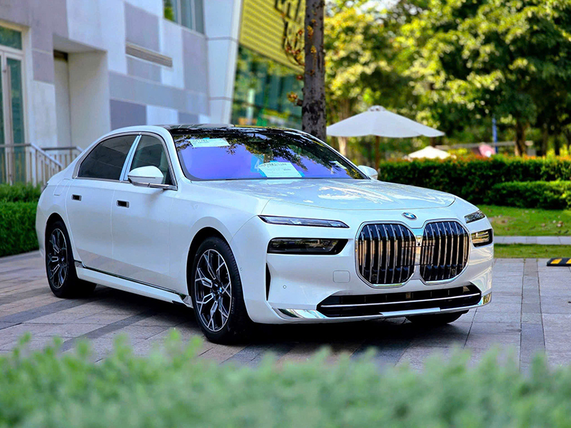 BMW 735i Pure Excellence