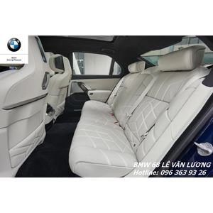 BMW 735i Pure Excellence