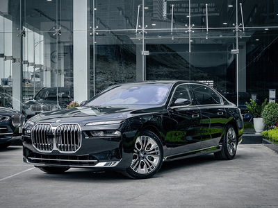 BMW 740i Pure Excellence