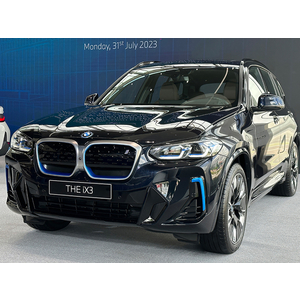 BMW iX3 2024