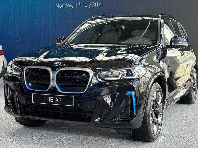 BMW iX3 2024