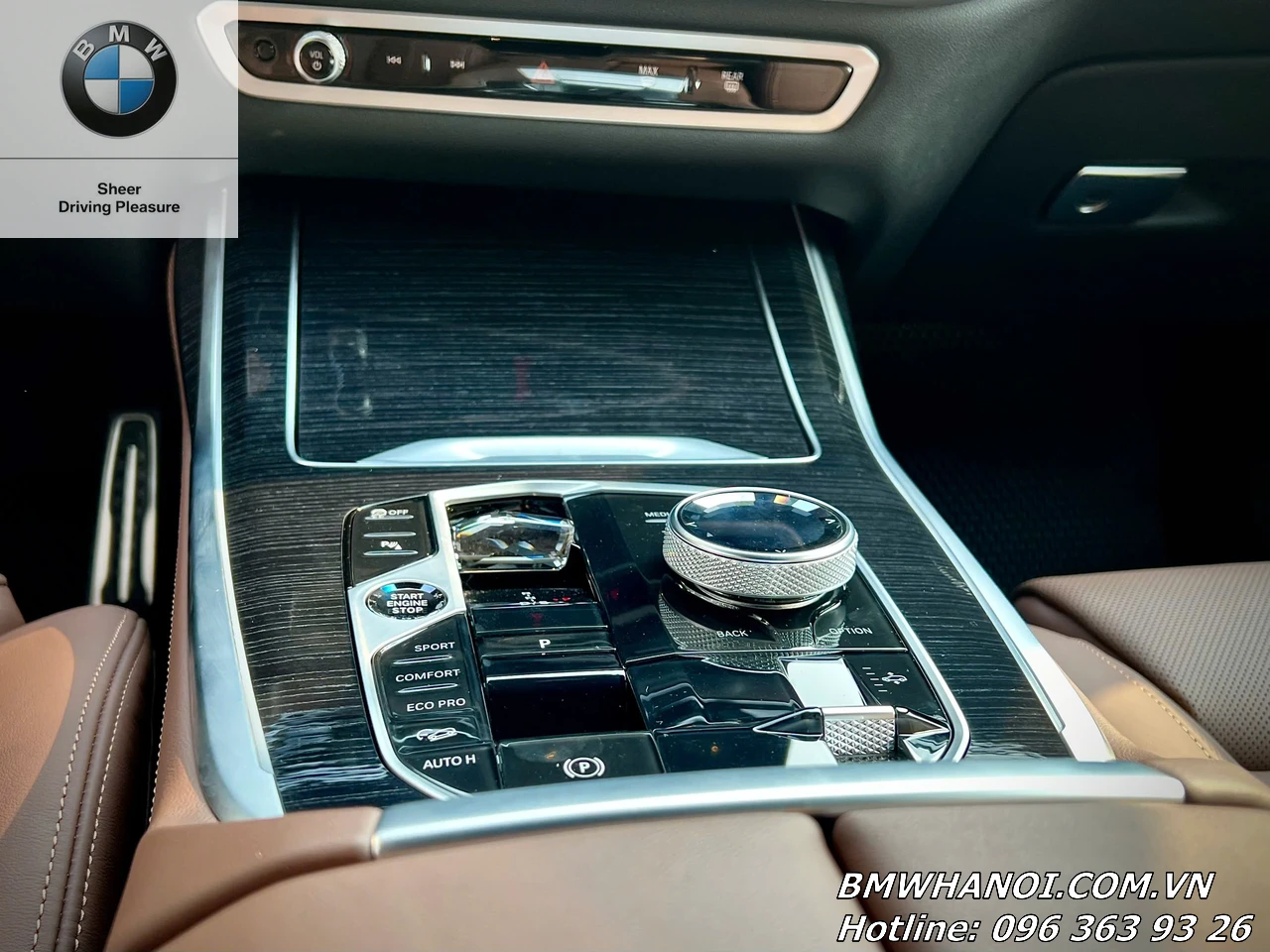 Cụm cần số trên BMW X7 M Sport