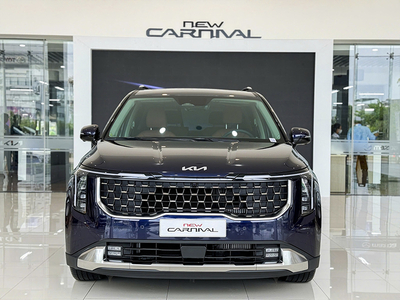New KIA Carnival 2.2D Premium 7S