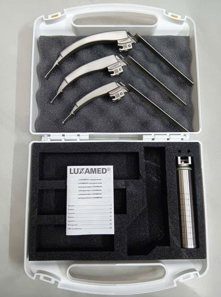 Bộ đặt nội khí quản khó người lớn ánh sáng lạnh Led 2.5V Luxamed (dây dẫn sáng tích hợp, 3 lưỡi khó)