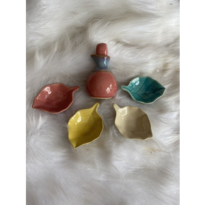 Set Lọ Và Chiếc Lá Bằng Gốm