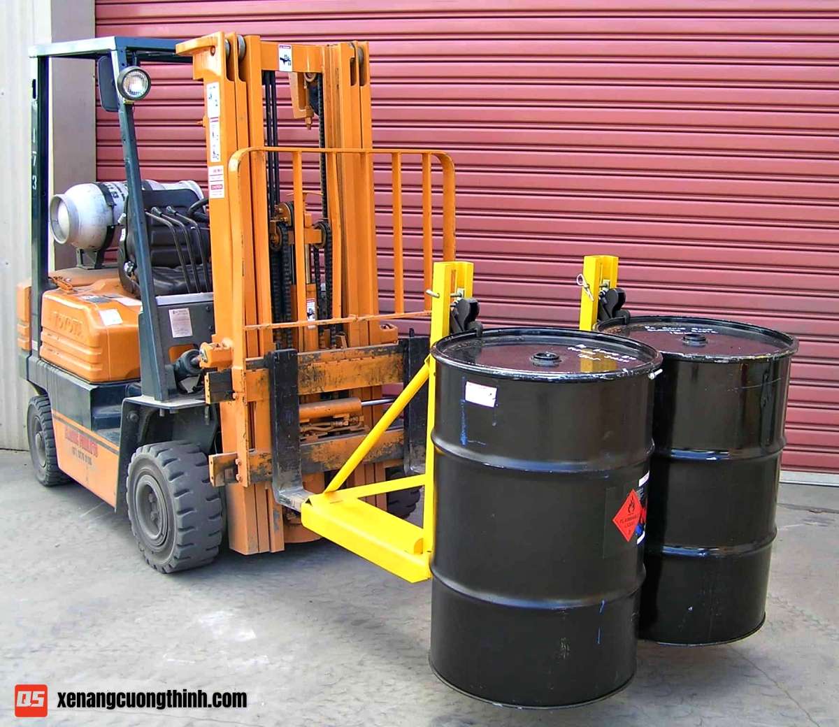 Bộ công tác xe nâng kẹp phuy