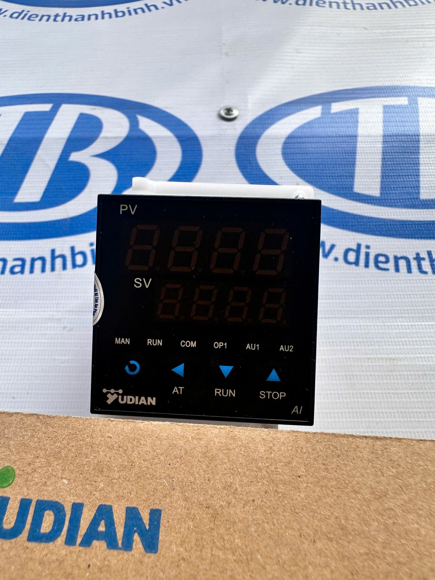 Bộ điều khiển nhiệt độ AI208-D21GL21,OUT SSR SITE 48X48mm vuông