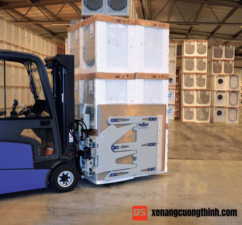 Xe nâng kẹp vuông