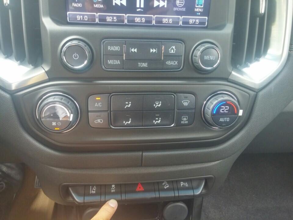 Chevrolet Colorado 2017 tại Việt Nam được bổ sung thêm hệ thống cân bằng điện tử và hàng loạt tính năng an toàn khác