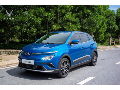 Bóc tách trang bị trên VinFast VF e34 vừa lộ diện thực tế: Hiện đại không kém xe tiền tỷ, có tính năng thú vị so với công bố ban đầu