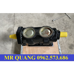 Bơm hơi xe Howo 371