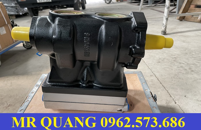 Bơm hơi xe Howo 371