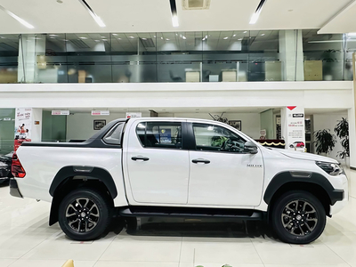 Toyota Hilux 2.8L 4x4 AT Adventure