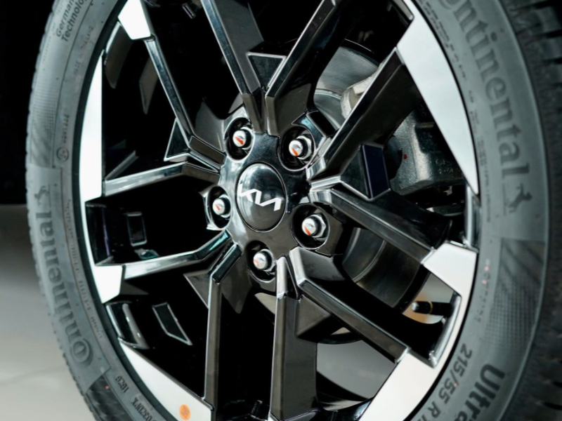 KIA Carens Clavis 1.5G Luxury