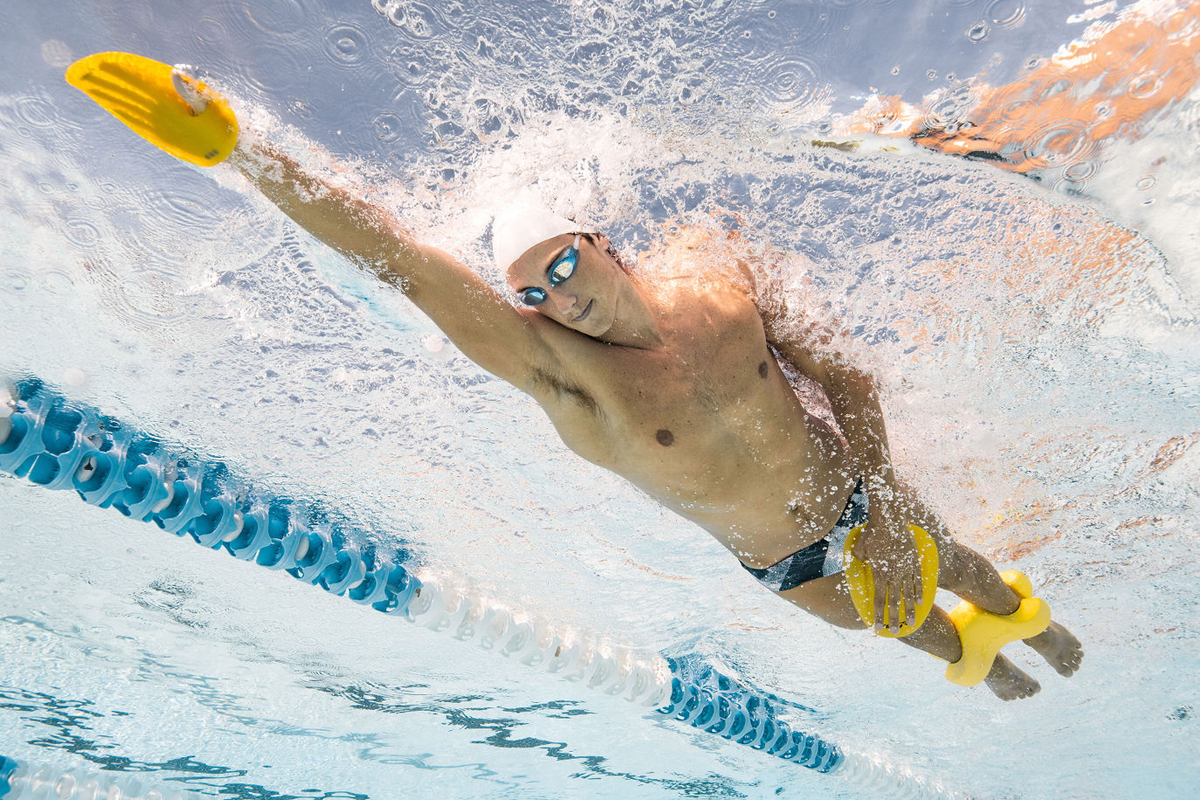 PHAO BƠI KẸP CỔ CHÂN FINIS AXIS (AXIS BUOY)