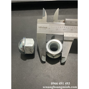 Bu lông- đai ốc bánh xe nâng điện