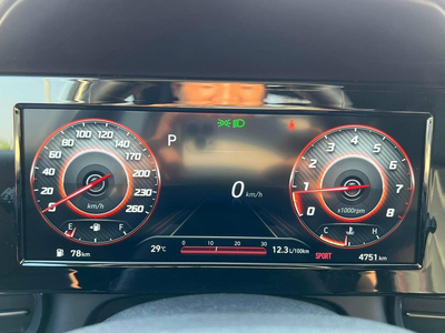 Hyundai Elantra 2.0 AT Đặc Biệt