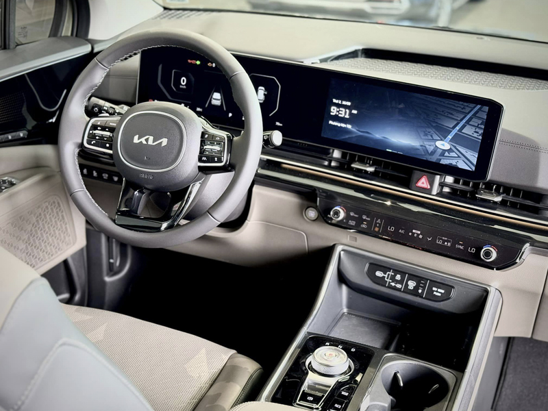 New KIA Carnival 2.2D Luxury 8S