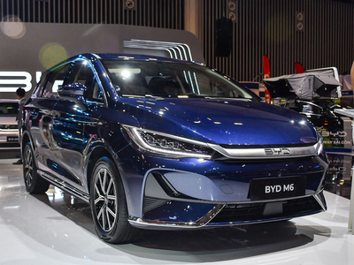 BYD M6 2026