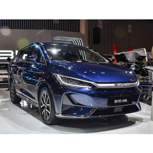 BYD M6 2026