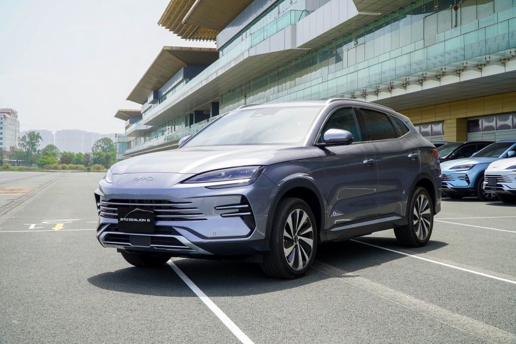BYD Sealion 6: Giá xe lăn bánh, khuyến mãi & thông số