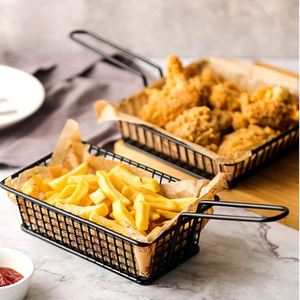Giỏ inox chữ nhật màu đen có tay cầm đựng khoai tây chiên, gà rán KFC