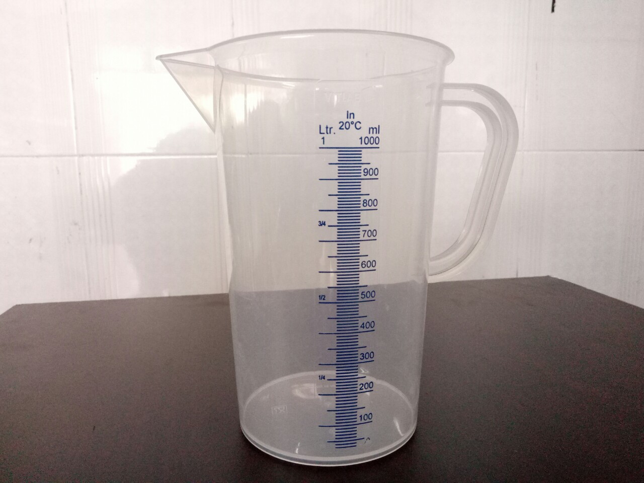 Ca nhựa 1000ml, Cốc nhựa có quay 1000ml
