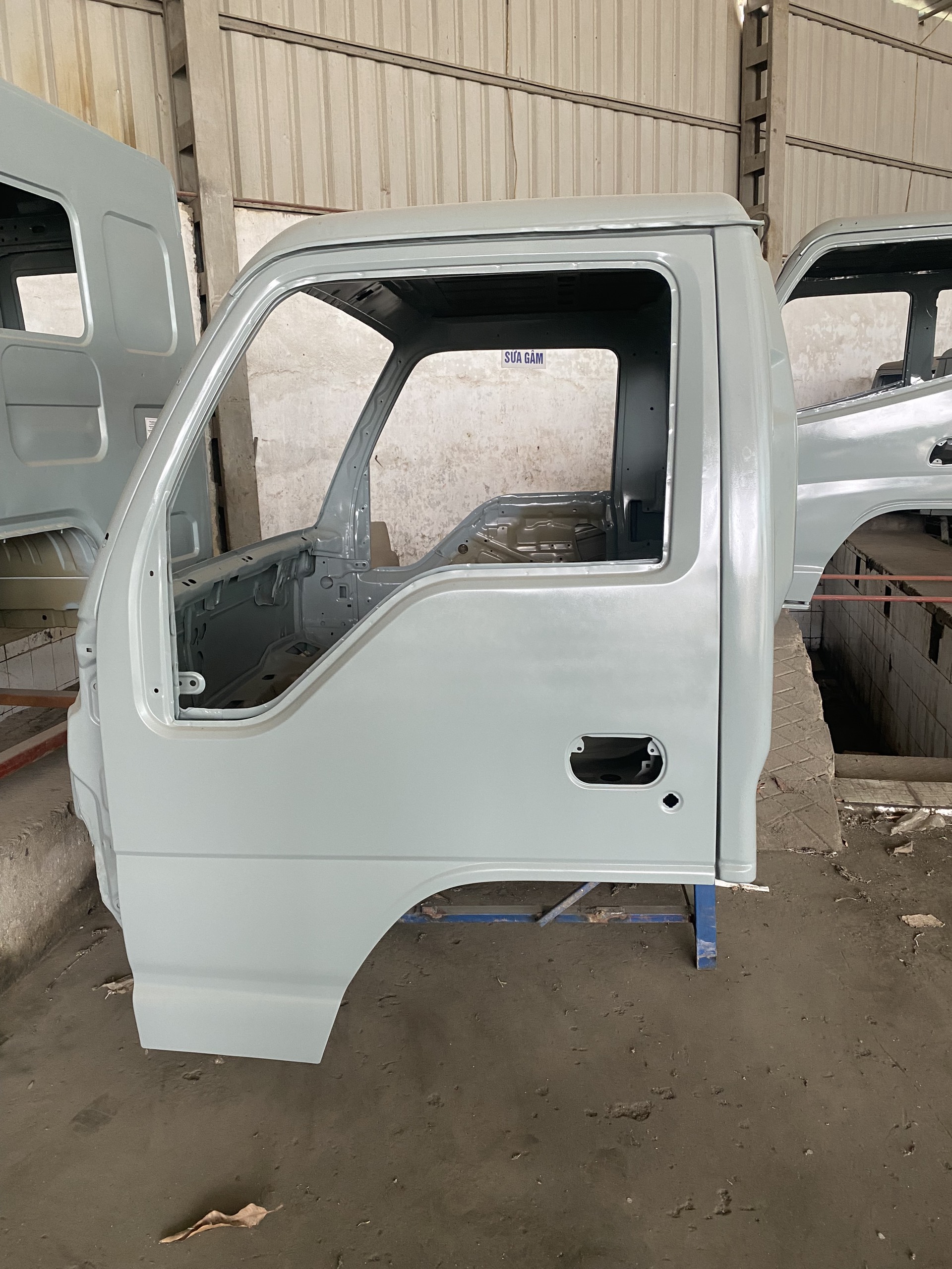 khung cabin xe tải isuzu 3,5 tấn 4.6 4.3