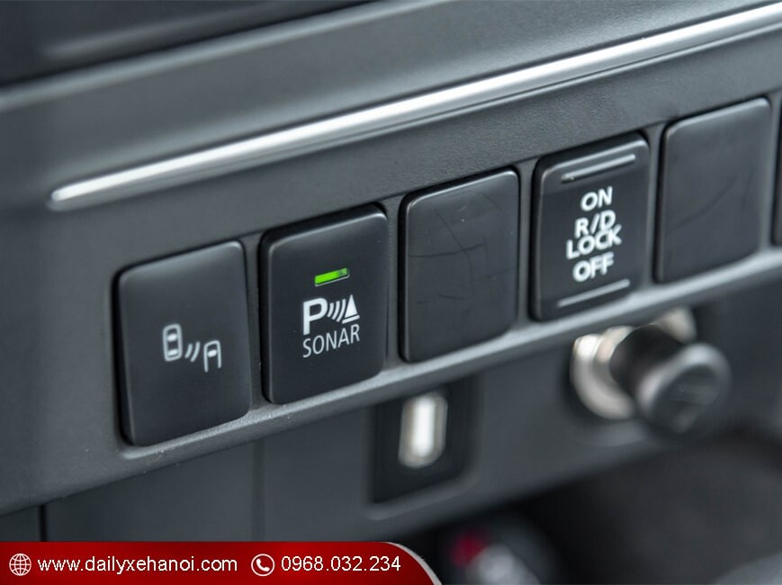 Các nút bật tắt hệ thống an toàn cao cấp trên Mitsubishi triton 2.4 AT 2 cầu