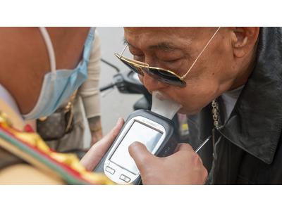 Các quy định về nồng độ cồn và chất kích thích khi lái xe