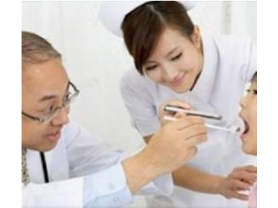 Cách khám tai mũi họng và những dụng cụ khám cần thiết