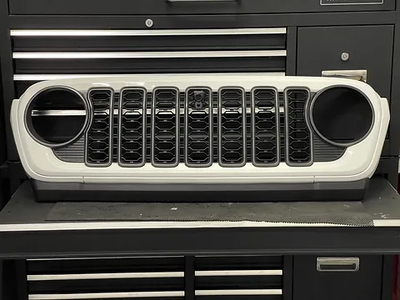 Mặt Calang Mới Của Jeep Wrangler và Jeep Gladiator Có Tích Hợp Camera Trước ( Grilles Jeep 2025 )