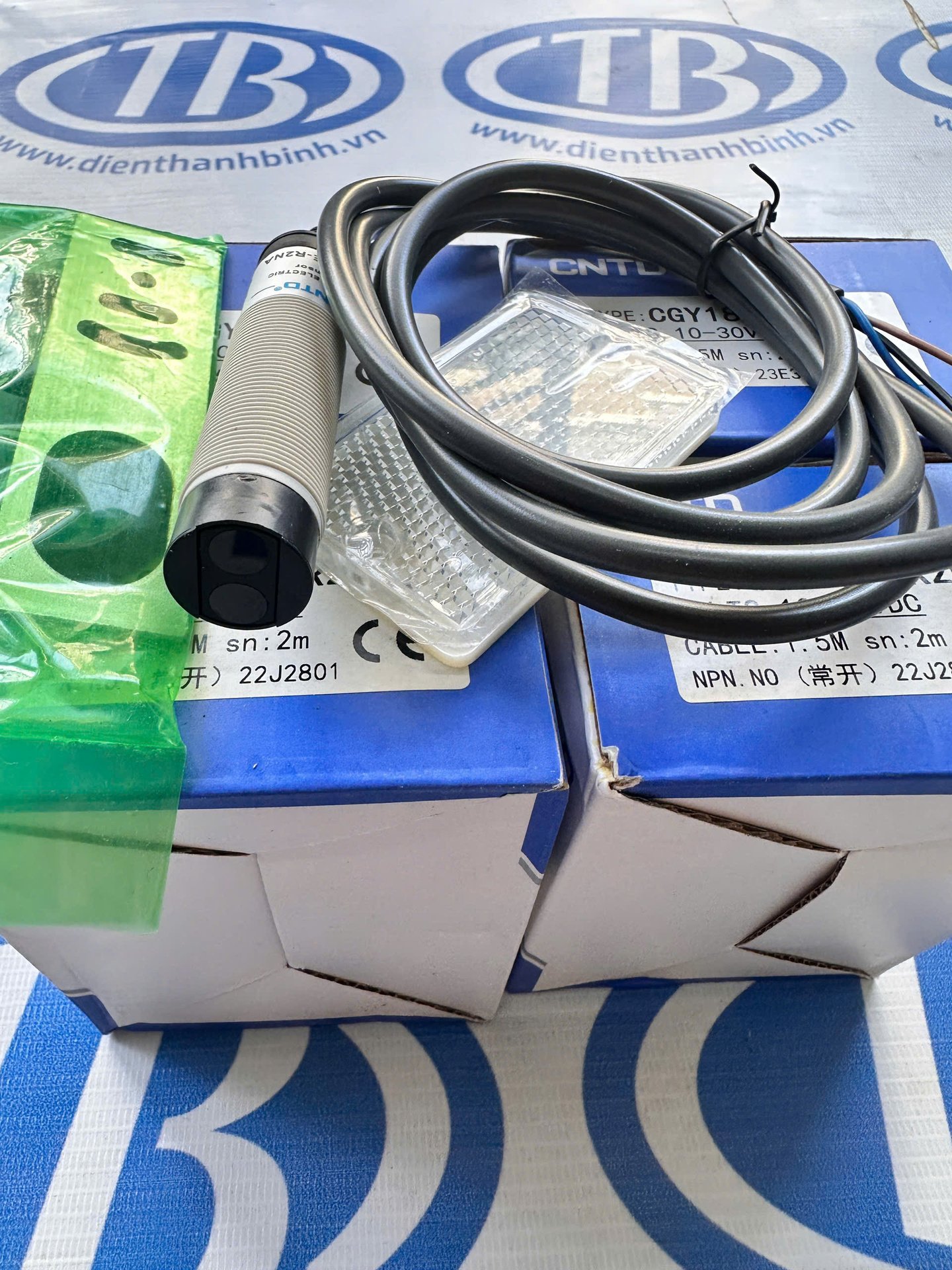 Cảm biến quang CGY18E-R2NA + GƯƠNG